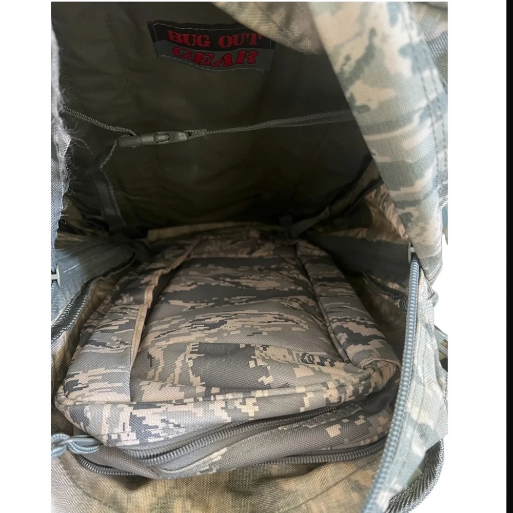 Bug out gear tactical backpack w toiletry bag
